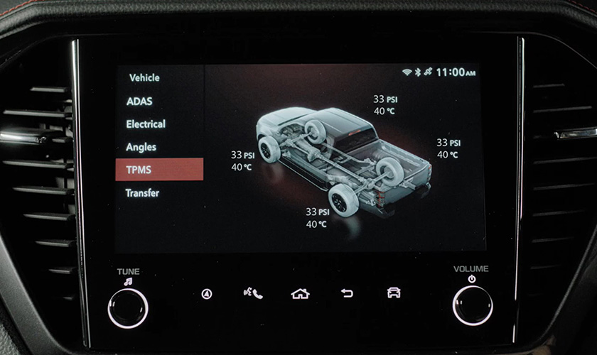 Isuzu D-MAX Tyre Pressure Monitoring System displaying individual tyre pressures