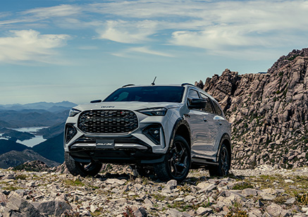 MU-X driving on rugged terrain