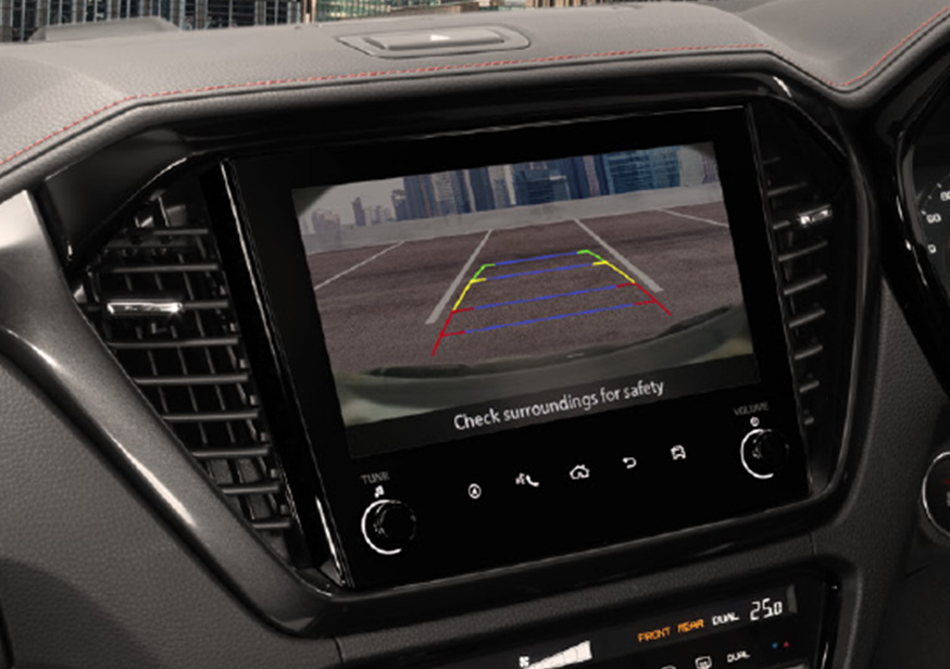 D-MAX X-TERRAIN reversing camera display